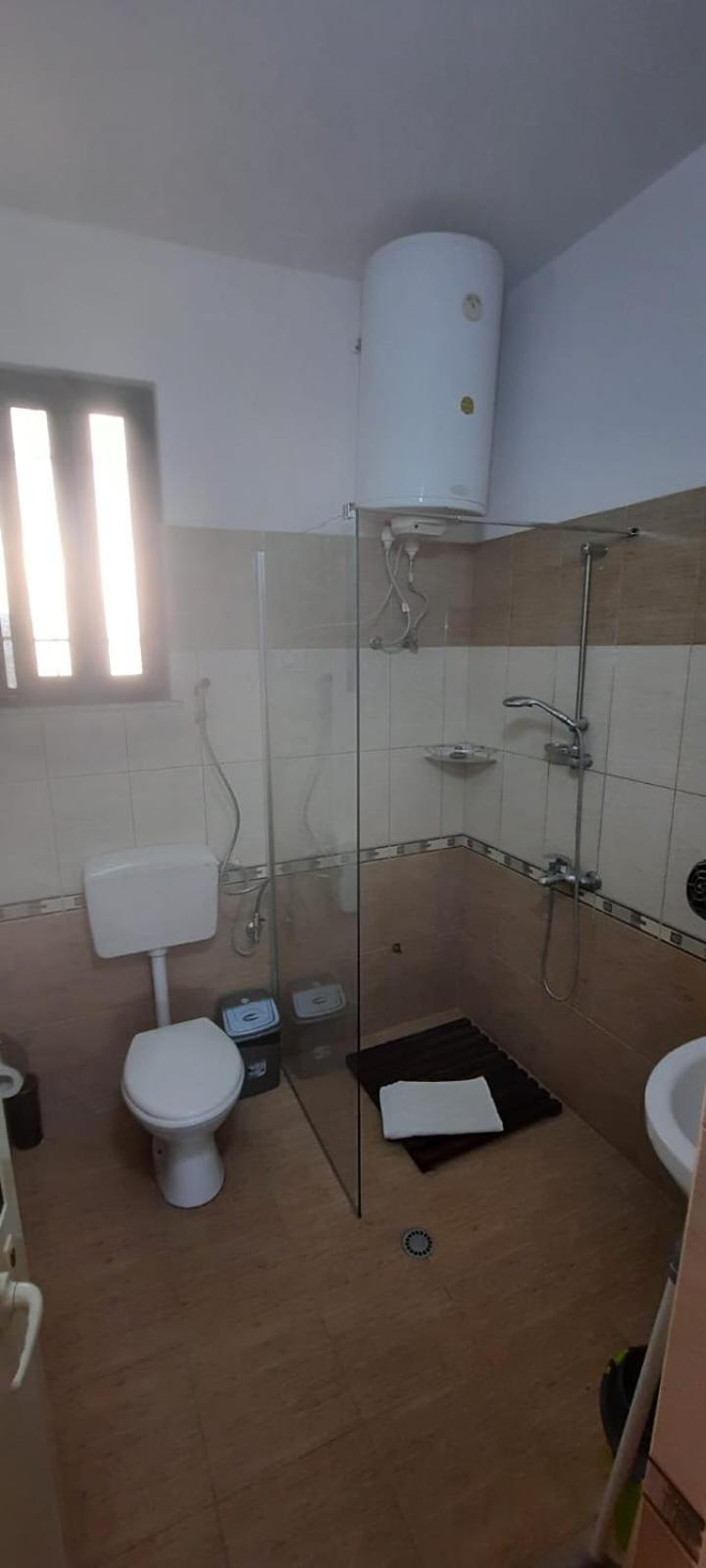 Jone Apartment Golem (Tirana)